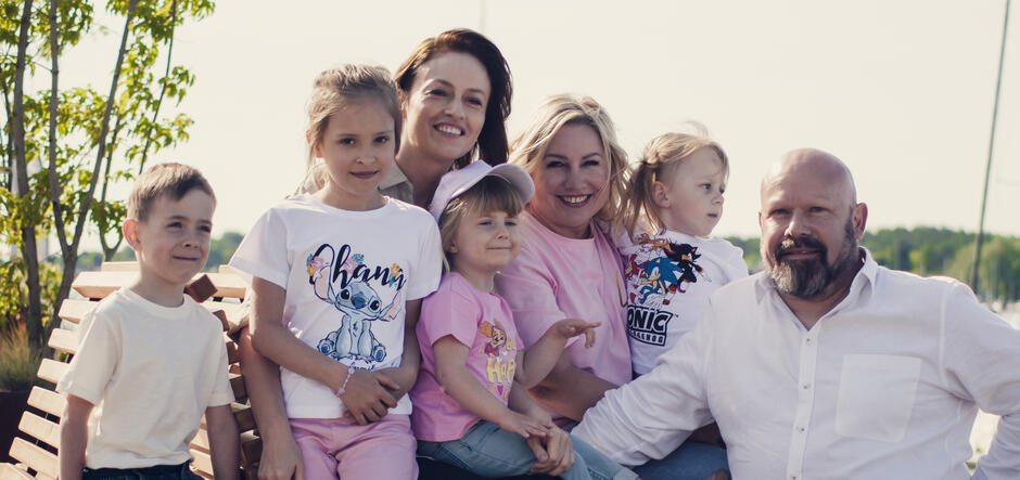 Aktorka Magdalena Różczka_ Renata i Dariusz Cherek z dziećmi, gdańska rodzina zastępcza - fot. Adam Maćkowski_2