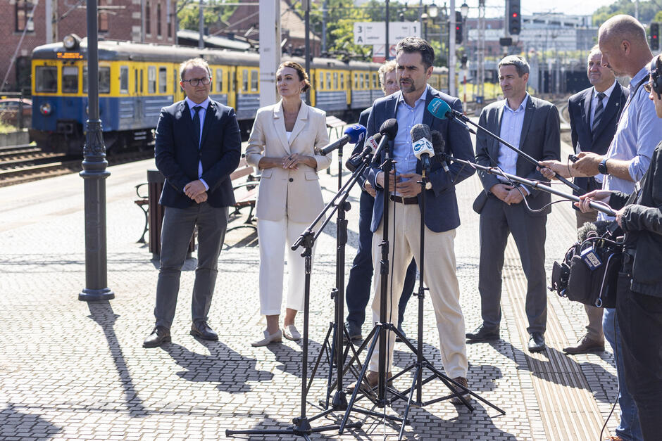 gcm-download-1920-20250818-pkp-dworzec-konferencja-008-68a339d643b80