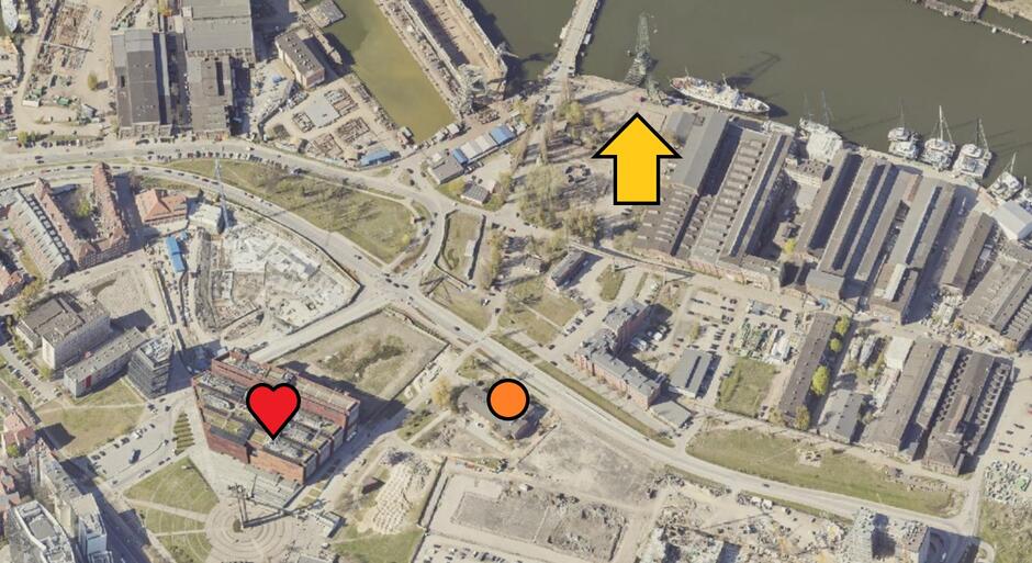 Zdjęcie lotnicze fragmentu miasta, z zaznaczonymi obiektami