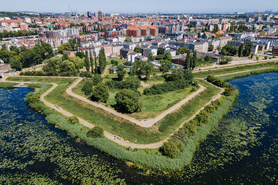 gcm-download-2500-20250701-bastiony-wilk-wyskok-004-68b040a6de2a5