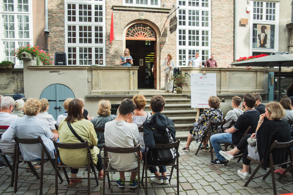 gcm-download-1920-przedwiosnie-001-68b7fac161284