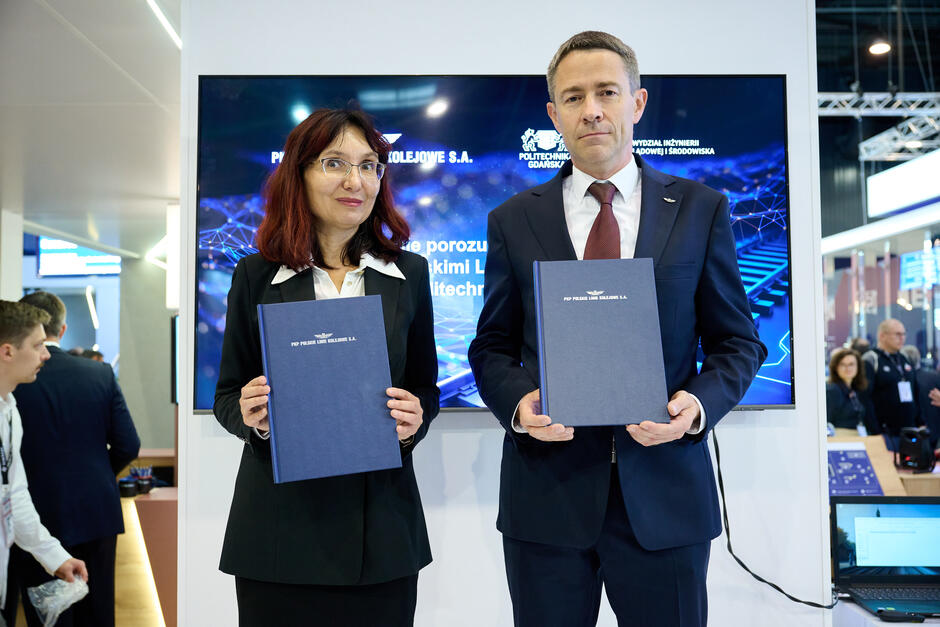Uroczystość podpisania umowy między PLK SA i Politechnika Gdańska