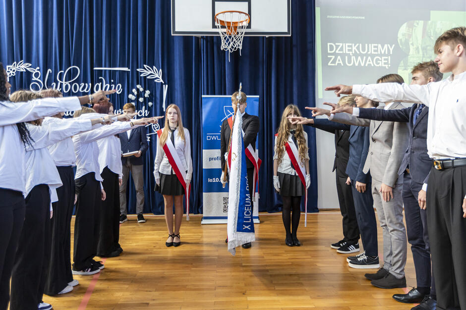 gcm-download-2500-20250924-mural-slubowanie-x-liceum-027-68d40226a551e