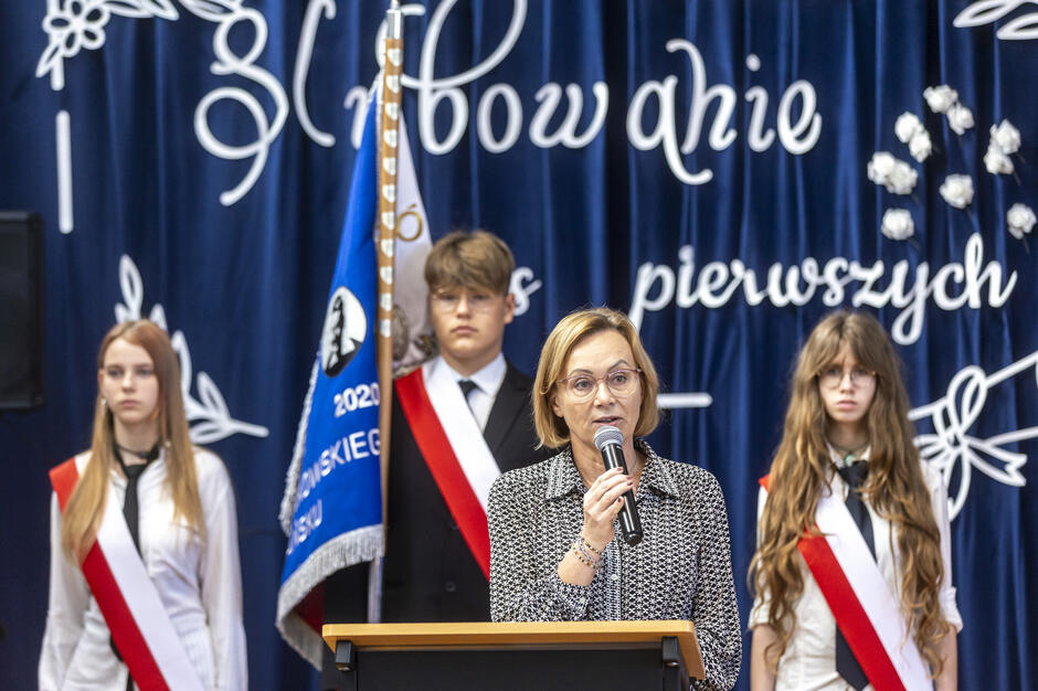 gcm-download-2500-20250924-mural-slubowanie-x-liceum-001-68d401e3d27a5