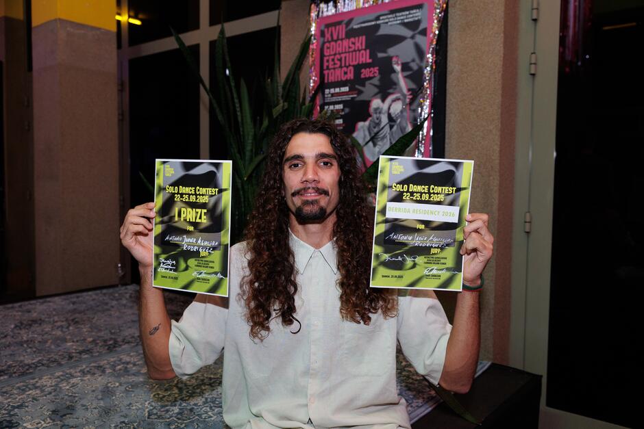 antonio_javier_aguilera_rodriguez_solo_simulacrum_es_i_nagroda_fot_maciej_moskwa (1)