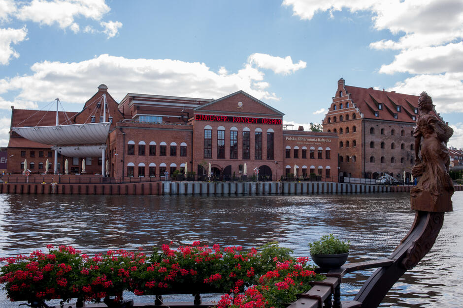 gcm-download-2500-olowianka_led-004-68d6646187566