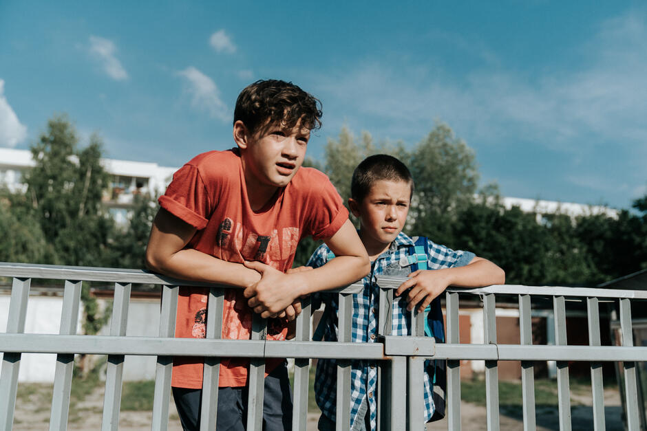 BRAT_copy_L.Bak_dystr.Monolith Films (7)