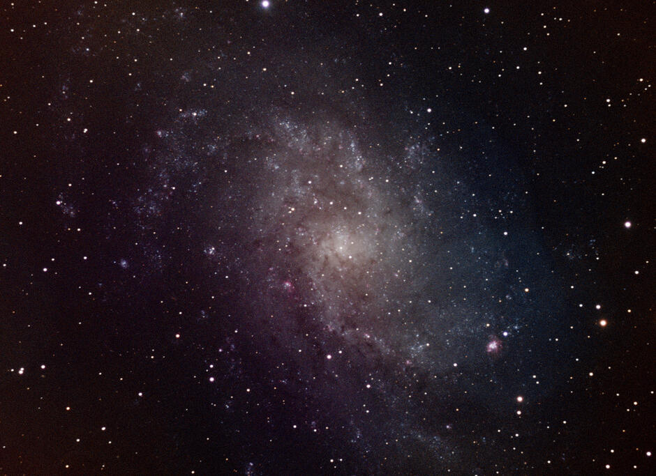 Galaktyka Trójkąta sfotografowana przez teleskop w obserwatorium astronomicznym.