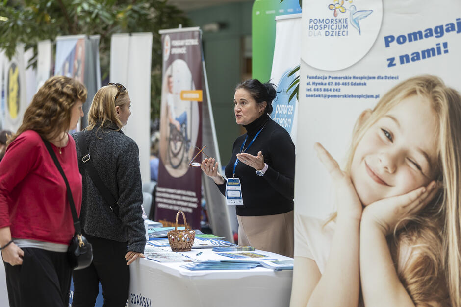 gcm-download-1920-20251002-zdrowe-pomaganie-001-68dfc1107504a