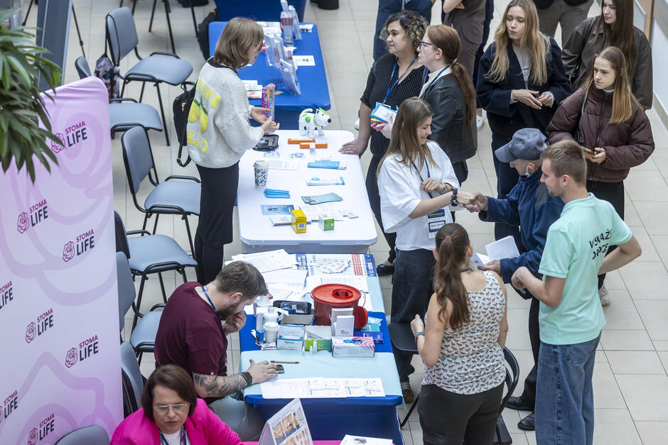 gcm-download-1920-20251002-zdrowe-pomaganie-004-68dfc1225b9ef