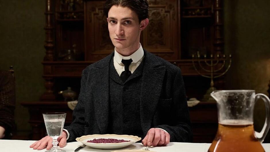 Franz_Kafka.2e16d0ba.fill-1600x900.format-webp (1)