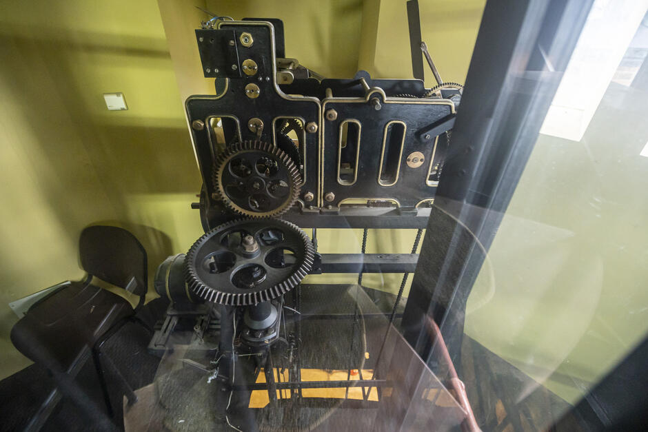 gcm-download-1920-20251023-zegar-ratusz-kazmierczak-003.61233df3