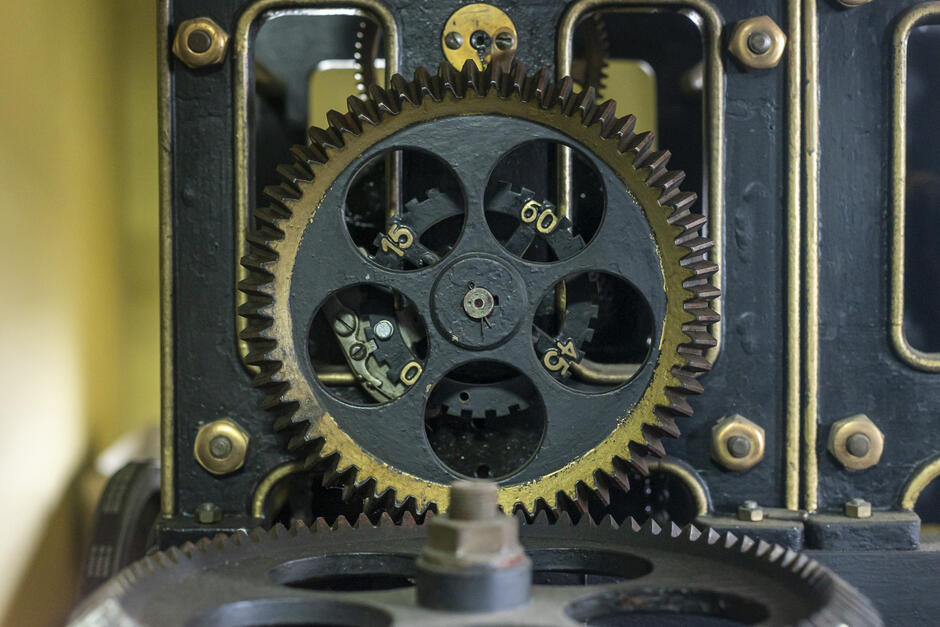 gcm-download-1920-20251023-zegar-ratusz-kazmierczak-004.fdcea72f