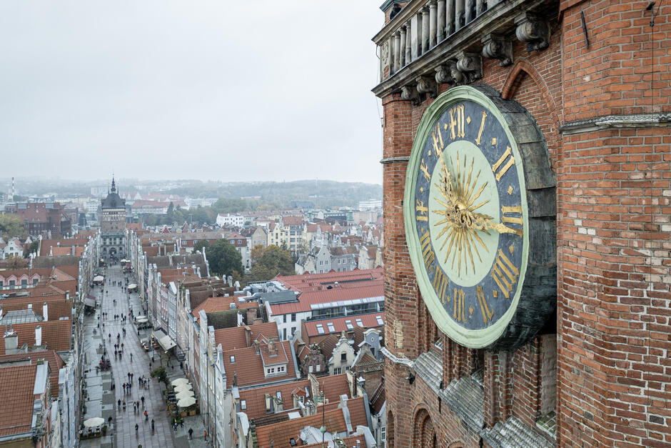 gcm-download-1920-20251023-zegar-ratusz-kazmierczak-025.70a2eec0