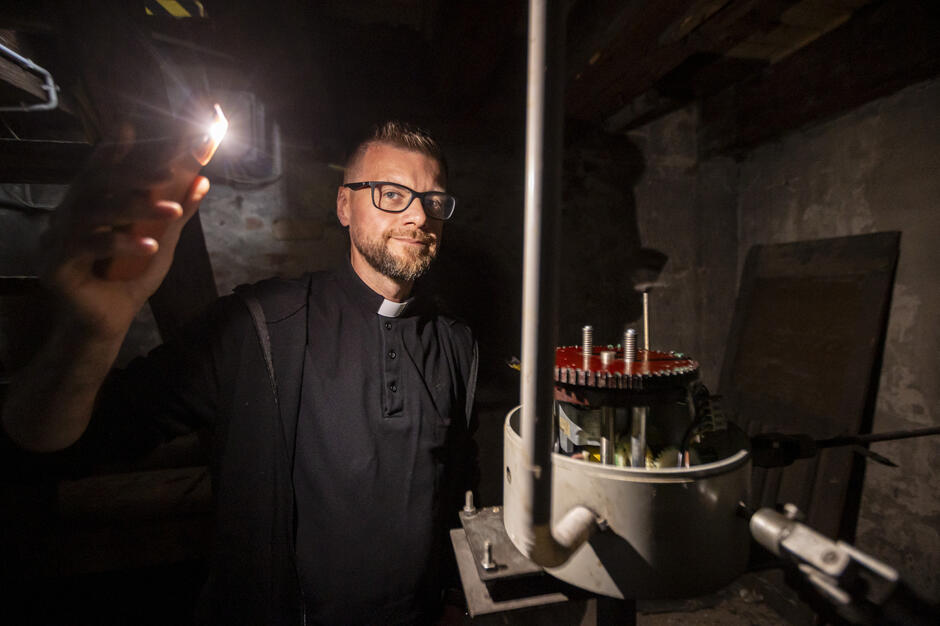 gcm-download-2500-20251027-proboszcz-cholewa-orunia-zegar-010.eb0645eb