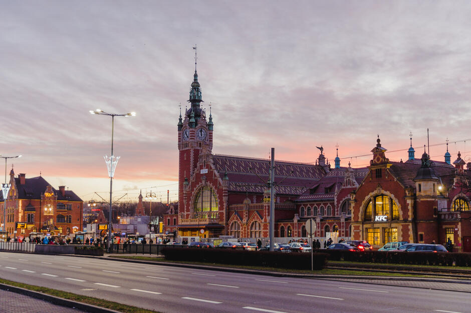 gcm-download-1920-dworzec-004.e61c1fd0