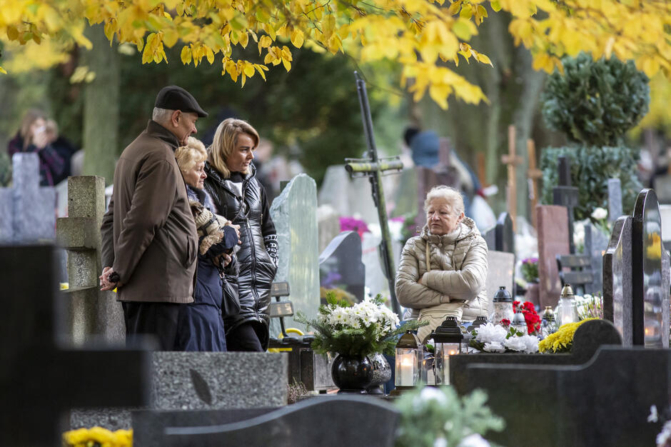 gcm-download-2500-20231101_cmentarz-oliwa_001.3f8b42ca