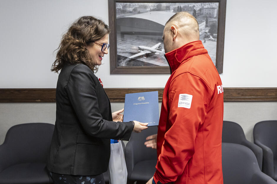 gcm-download-1920-20251107-nagroda-ratownik-016.d6f1e12f