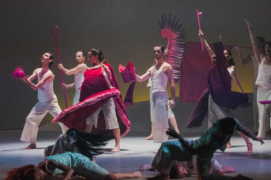 gcm-download-2500-20251106-straszny-dwor-5.e6e24bbe