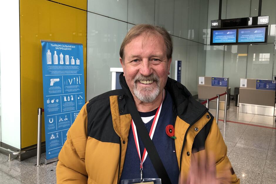 Mężczyzna po 60-tce, z brodą