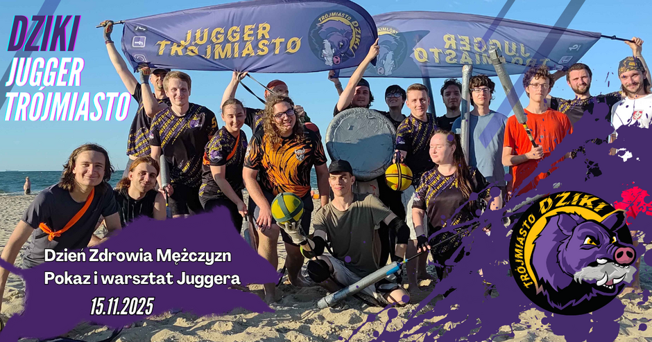 Grupa zawodników Juggera pozuje na plaży z banerem „DZIKI JUGGER TRÓJMIASTO” podczas wydarzenia sportowego