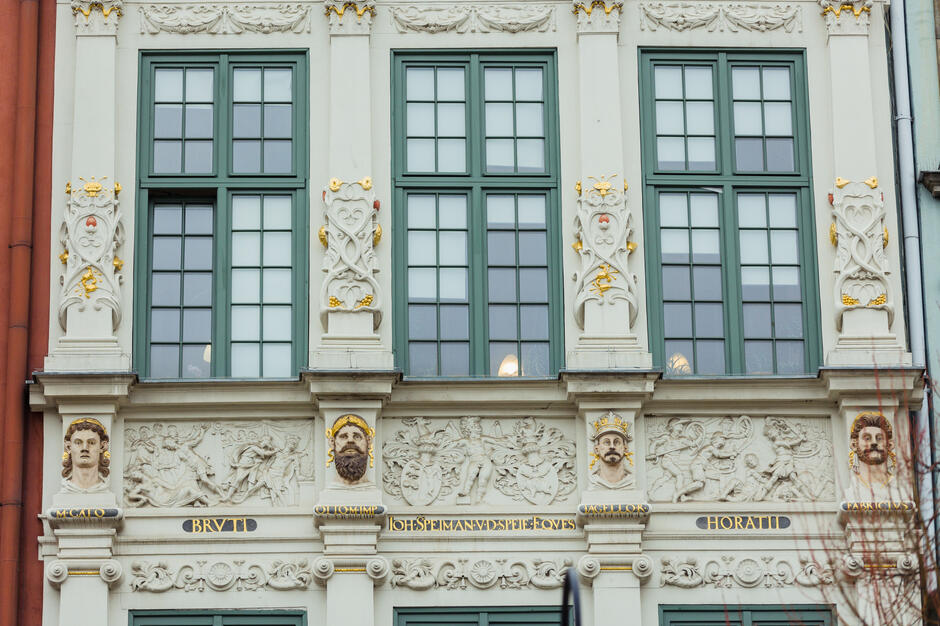 gcm-download-1920-zlota_kamienica-006.4d4c3eab