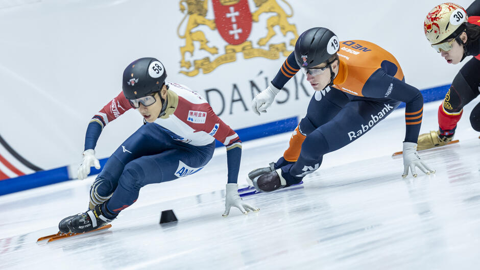 gcm-download-2500-20251121-shorttrack-hala-olivia-050.7026de68