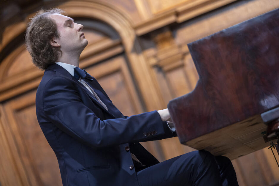 gcm-download-2500-20251116-nagroda-piotr-pawlak-021.a47e923d