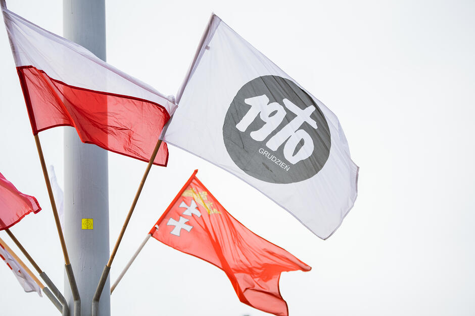 grudzien_70_znak_fot_dominik_paszlinski