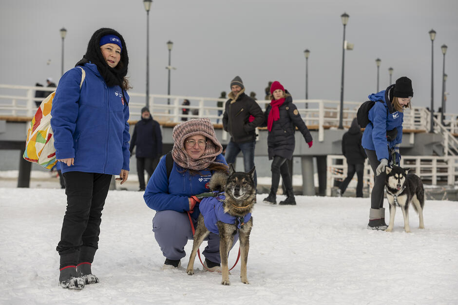 Terapeutyczny spacer z psami ze schroniska Promyk - połączenie aktywności fizycznej , kontaktu z naturą i dobrostanu psychicznego
