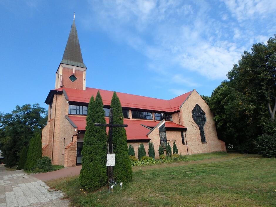 1_Kościół_Matki_Boskiej_Saletyńskiej_w_Sobieszewie