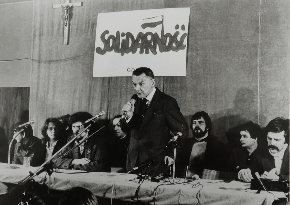 Lech-Badkowski-byl-czlonkiem-wladz-Miedzyzakladowego-Komitetu-Strajkowego-w-Stoczni-Gdanskiej-w-sierpniu-1980-r-i-jego-rzecznikiem-prasowym