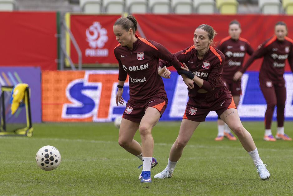 Trening piłkarek przed meczem Polska - Holandia