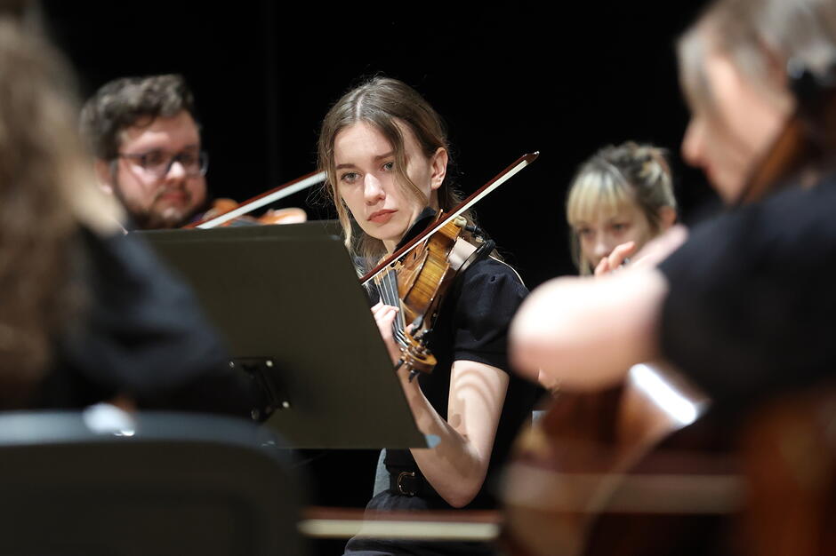 Prezydent Piotr Borawski wręczył dwie Nagrody Prezydenta miasta Gdańska w Dziedzinie Kultury dla prof. Konstantego Andrzeja Kulki oraz Konrada Mielnika.
