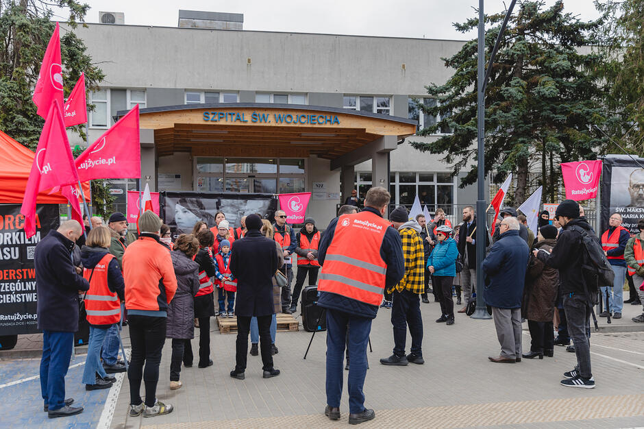 Demonstracja pod szpitalem na Zaspie