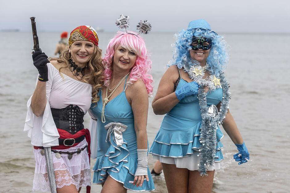 Noworoczna kąpiel Gdańskich Morsów