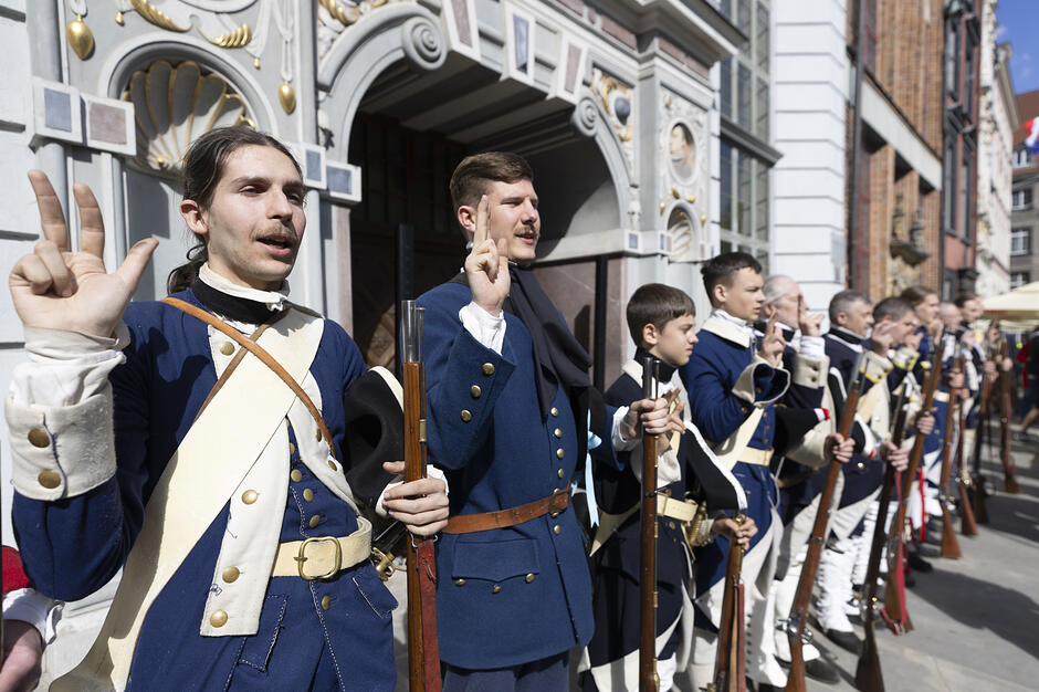 Obchody 234. rocznicy uchwalenia Konstytucji 3 Maja. Uroczysta historyczna Zmiana Warty i Inscenizacja przysięgi na wierność królowi i Rzeczypospolitej