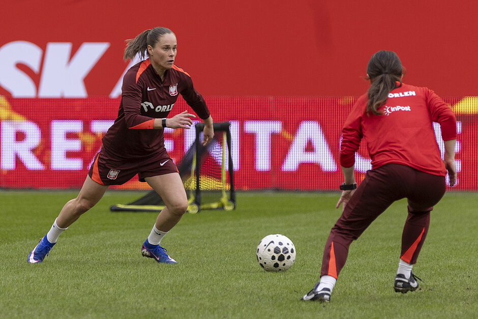 Trening piłkarek przed meczem Polska - Holandia
