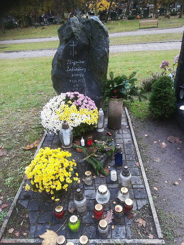 Nagrobek_Zbigniewa_Żakiewicza