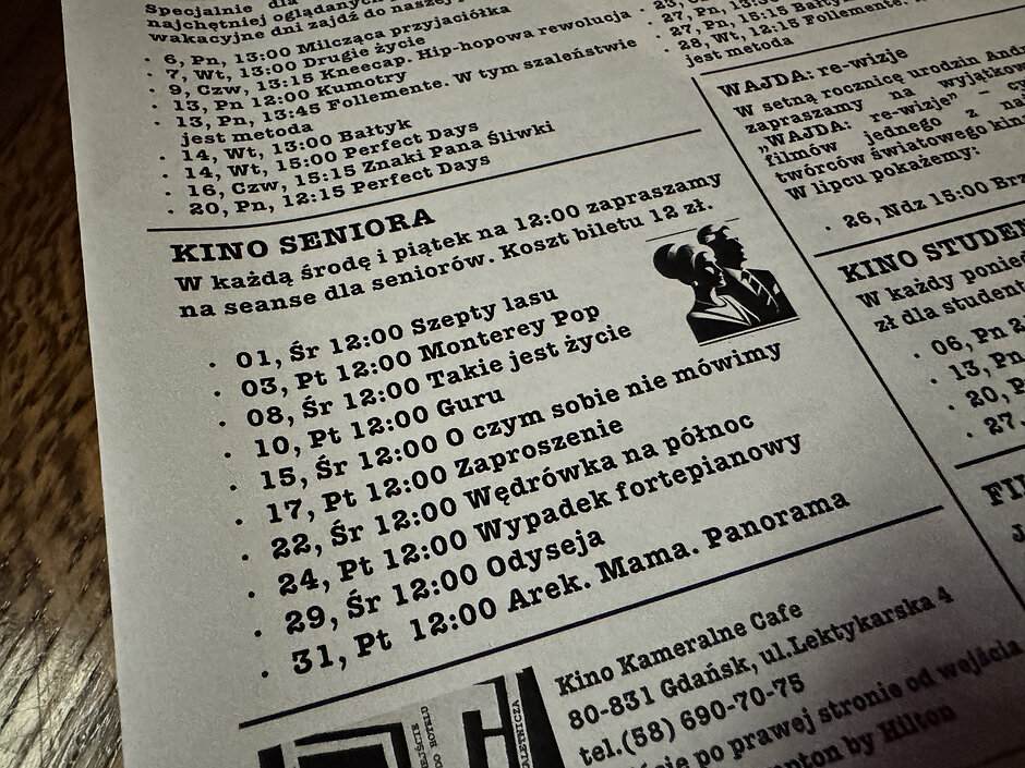 Repertuar kina na seniora wydrukowany na papierze