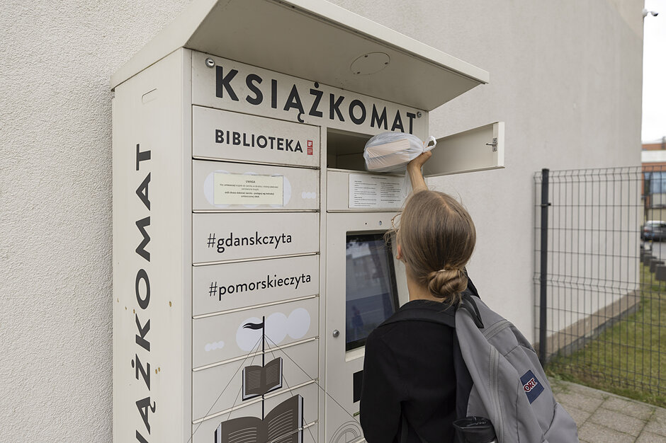 Książkomat przy Targu Rakowym