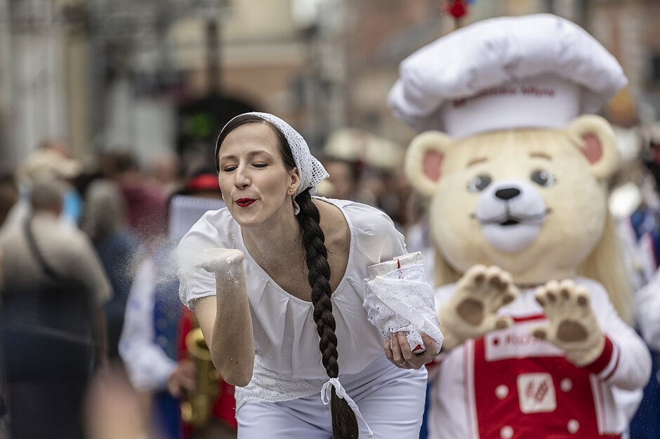Bułka, rogal, jagodzianka i parada z mąką. XXXI Święto Chleba za nami