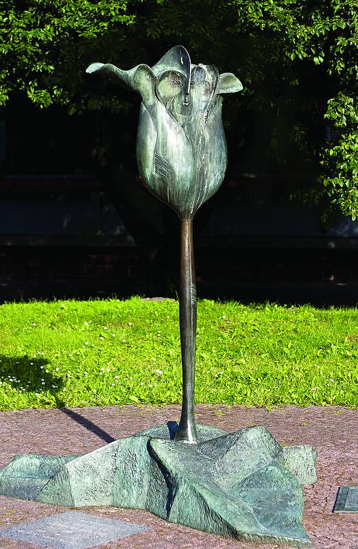 Pomnik_Kwiat_Zycia_i_Pokoju (1)