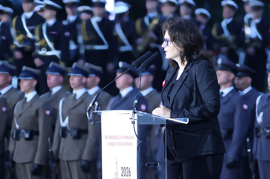 Aleksandra Dulkiewicz na mównicy