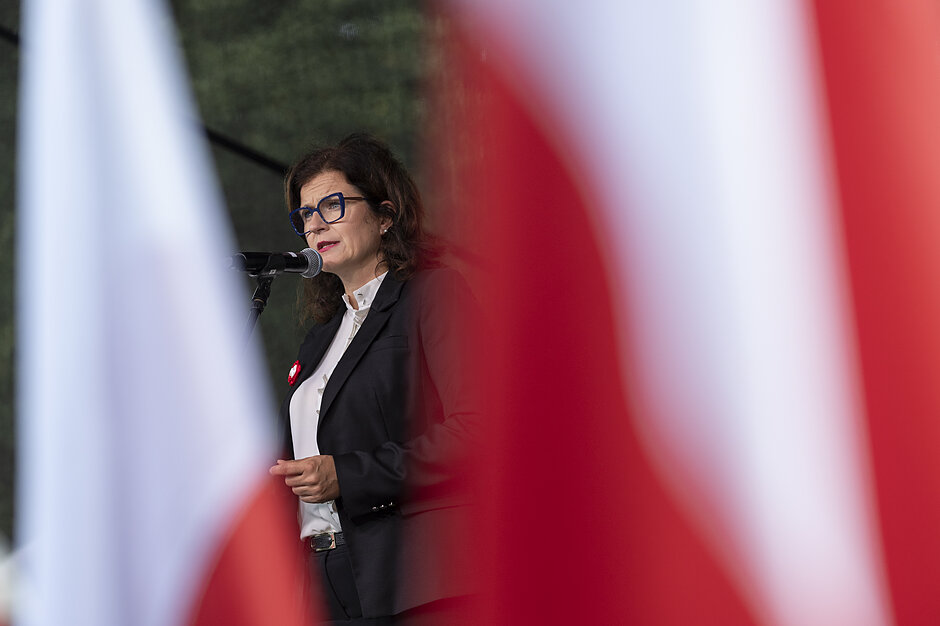 Oficjalna uroczystość pod Pomnikiem Obrońców Poczty Polskiej w Gdańsku