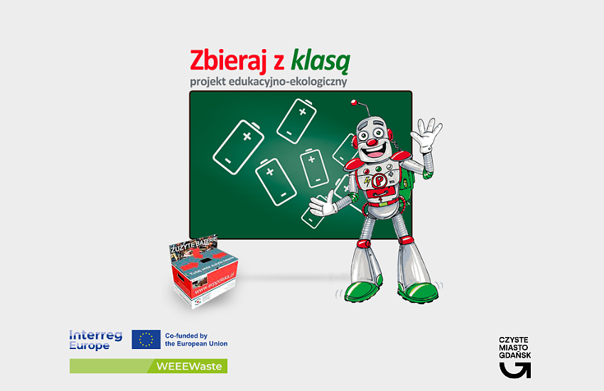 Grafika przedstawia plakat projektu edukacyjno-ekologicznego pod hasłem „Zbieraj z klasą”, który zachęca do selektywnej zbiórki zużytych baterii. Centralną częścią ilustracji jest postać uśmiechniętego robota stojącego obok zielonej tablicy z narysowanymi bateriami oraz dedykowanego pudełka na odpady.