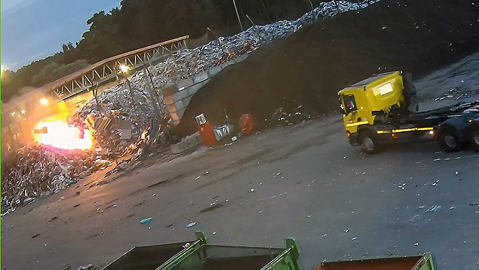 Ogień na hałdzie w zakładzie utylizacyjnym.