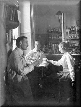 Wilhelm Klemm w laboratorium