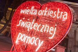 Świecące serce z napisem Wielka Orkiestra Świątecznej Pomocy 
