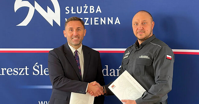 Na zdjęciu Piotr Borawski, zastępca prezydenta Gdańska oraz dyrektor Aresztu Śledczego w Gdańsku, Piotr Trzciński.